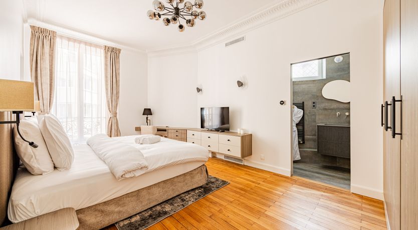 Photo of Élysées Lights