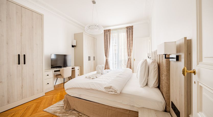 Photo of Élysées Lights