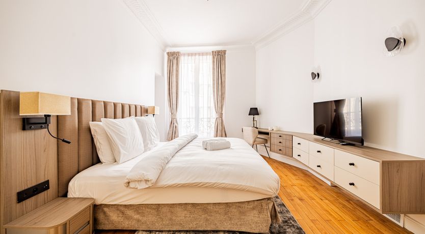 Photo of Élysées Lights