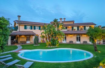 Calabrian Sunset Holiday Home