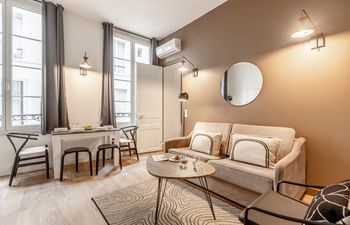 The Vibrancy of Marais Holiday Home