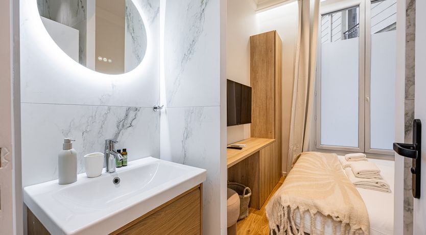 Photo of The Muse of Montparnasse