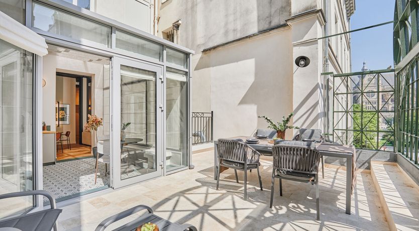 Photo of Sunlight in Paris