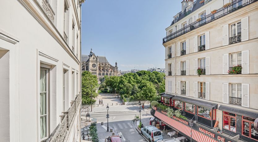 Photo of Sunlight in Paris