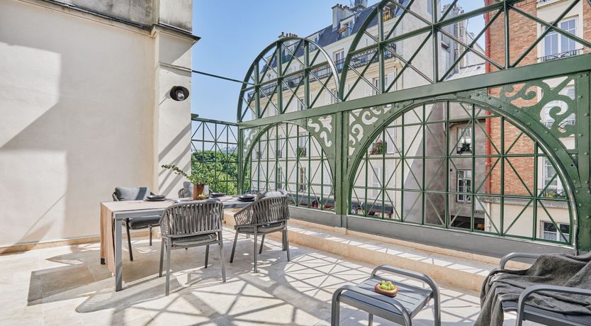 Photo of Sunlight in Paris