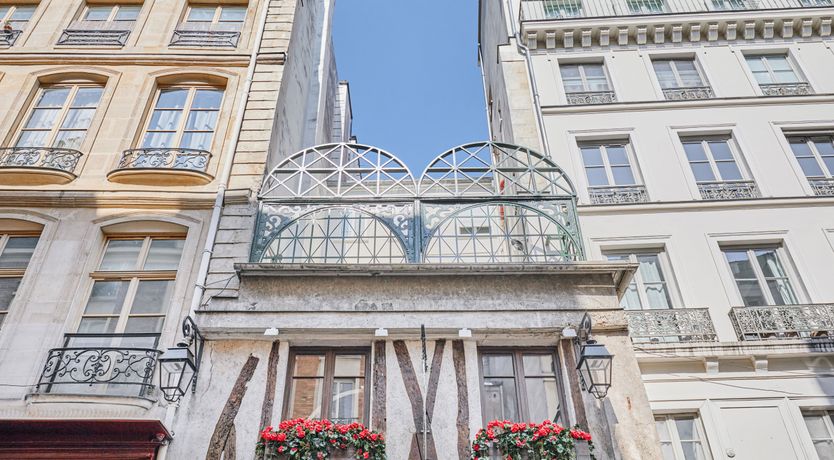 Photo of Sunlight in Paris