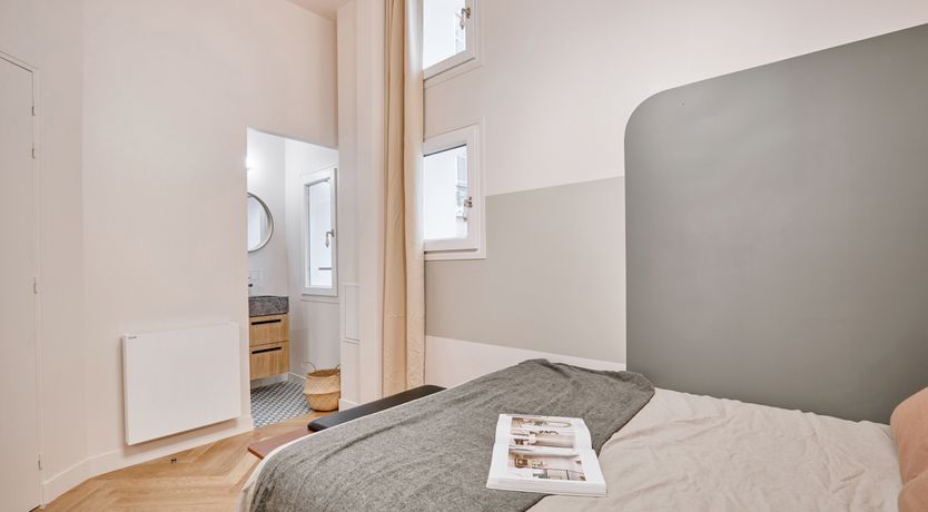 Photo of Sunlight in Paris