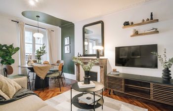 Parisian Eden Holiday Home