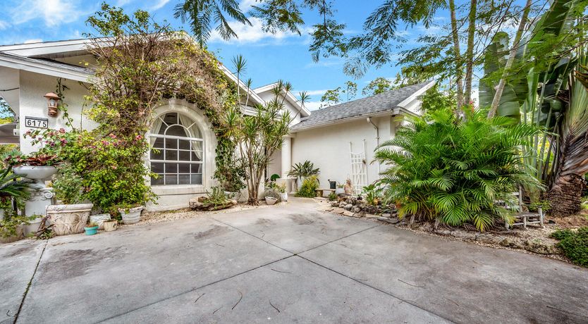 Photo of Floridian Retreat