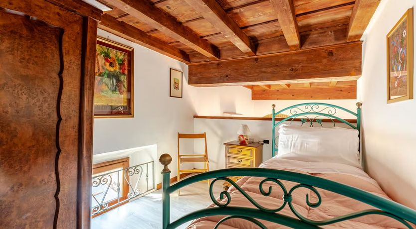 Photo of Window to Florence