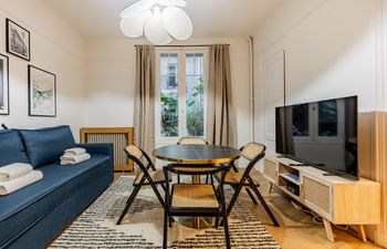 Les Roses de Ranelagh Holiday Home