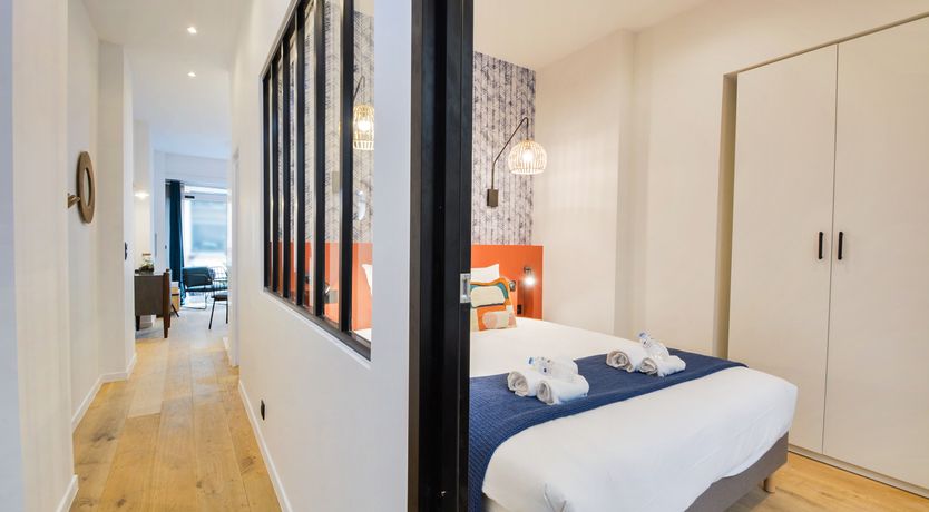 Photo of Paris Explorer