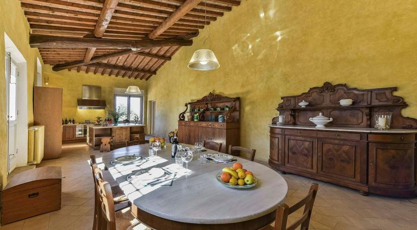 Photo of Super Tuscan