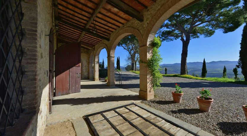 Photo of Super Tuscan