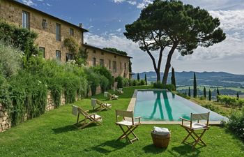 Super Tuscan Holiday Home