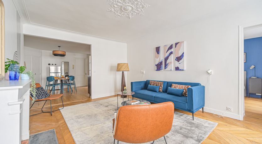 Photo of Parisian Bold