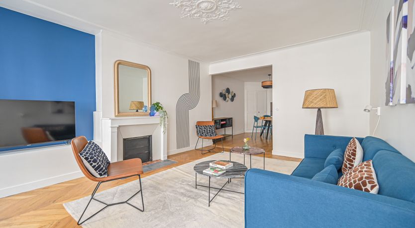 Photo of Parisian Bold