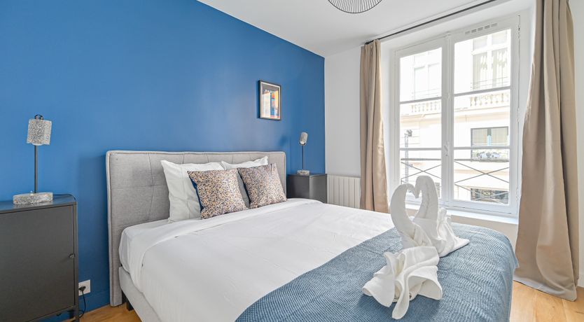 Photo of Parisian Bold