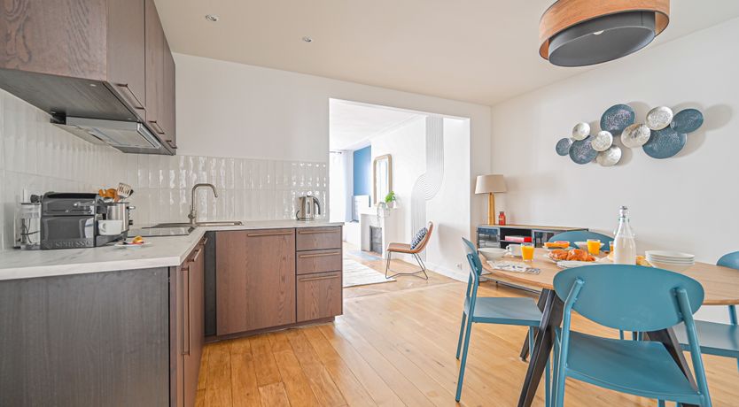 Photo of Parisian Bold