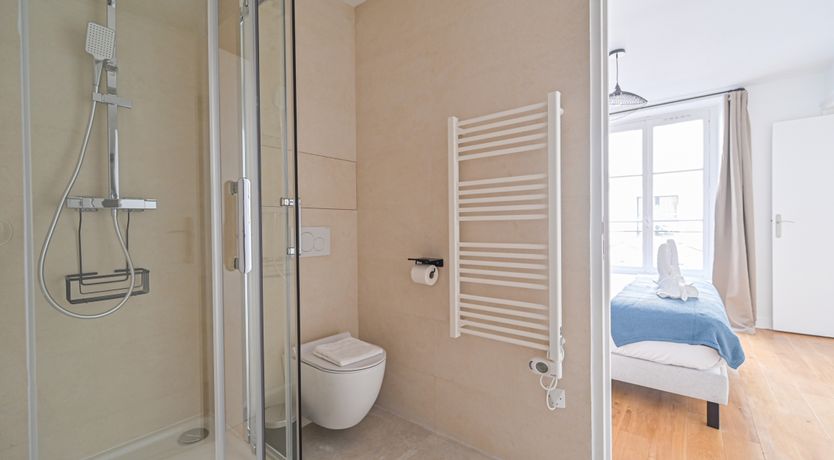 Photo of Parisian Bold