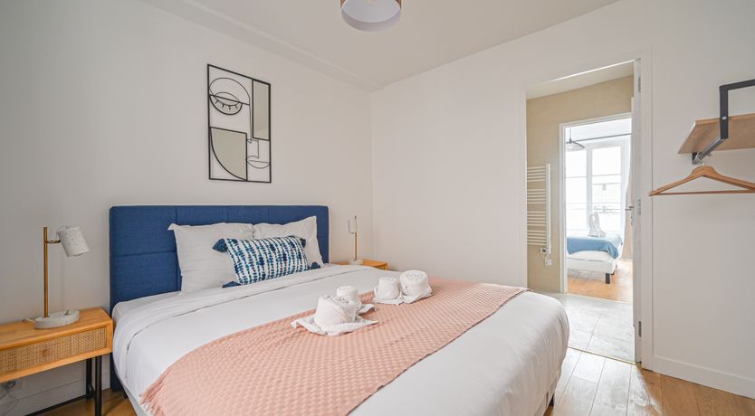 Photo of Parisian Bold