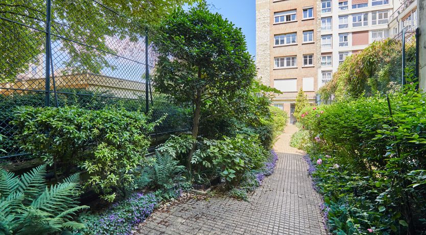 Photo of Oh So Parisian