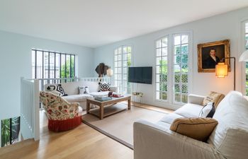 Alma Mansion Holiday Home