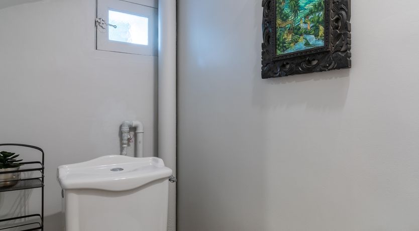 Photo of Alma Mansion