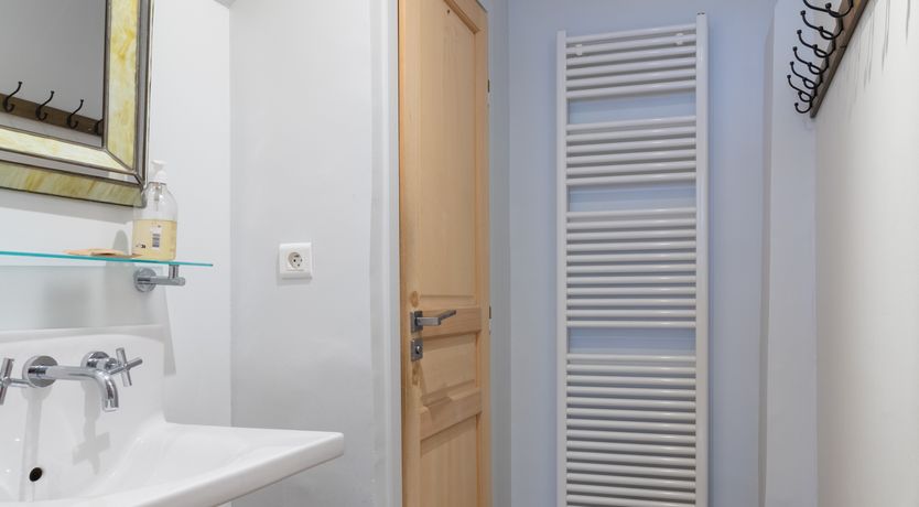 Photo of Alma Mansion