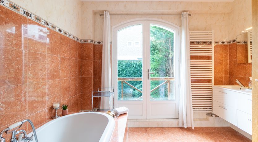 Photo of Alma Mansion