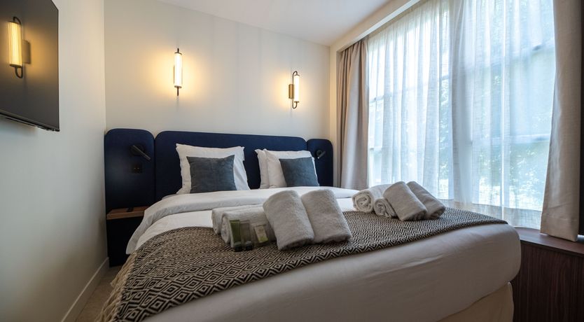 Photo of Cafe Lined Square