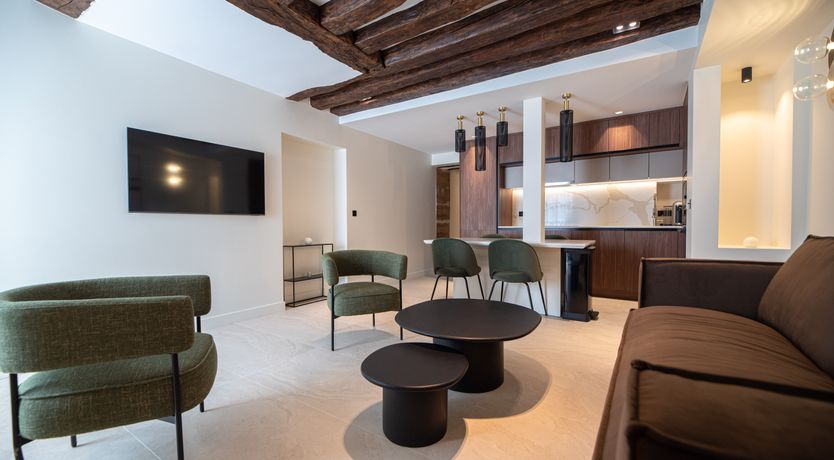 Photo of Cafe Lined Square