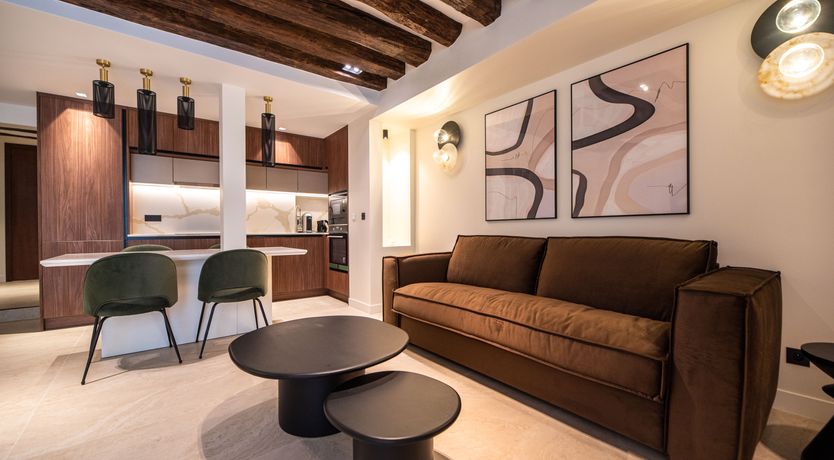 Photo of Cafe Lined Square