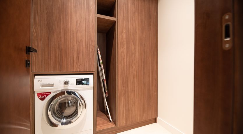 Photo of Cafe Lined Square