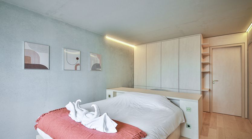 Photo of Gilded Nest