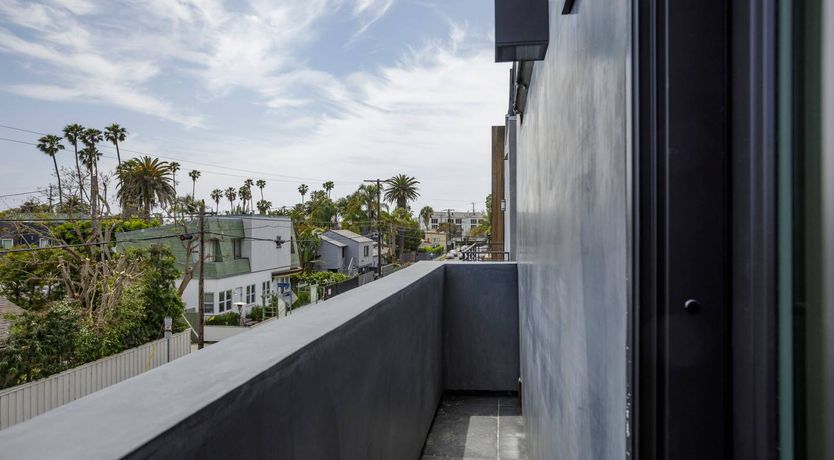 Photo of Cali Sunrise