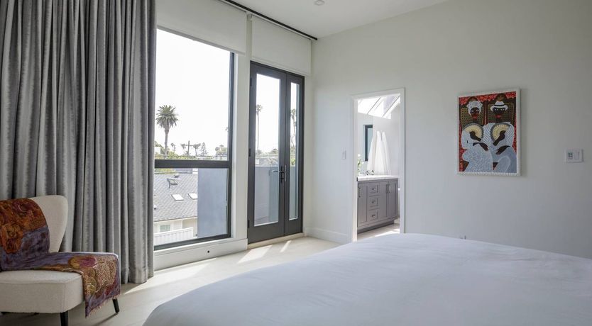 Photo of Cali Sunrise