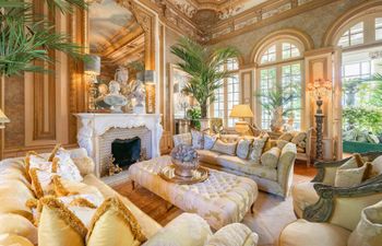 Cannes Elegance Holiday Home