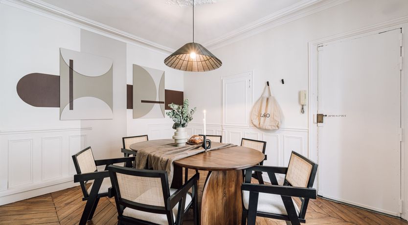 Photo of Gauche Glamour