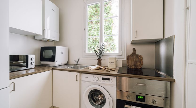 Photo of Gauche Glamour