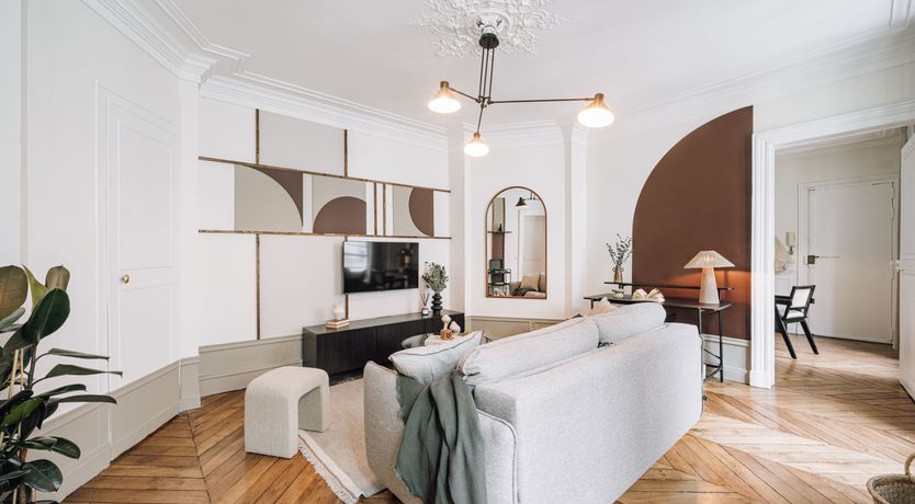 Photo of Gauche Glamour