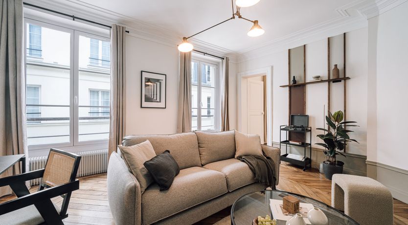 Photo of Gauche Glamour