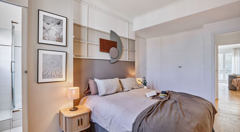 Photo of Elegant Embrace