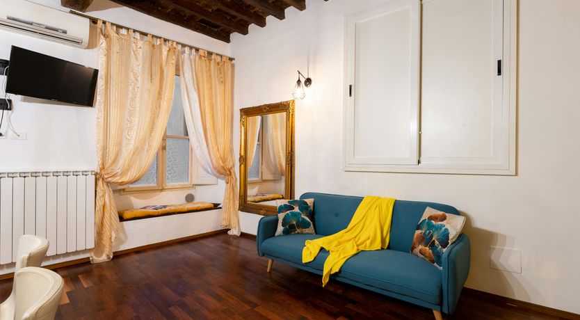 Photo of Dante's Love