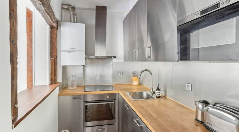 Photo of Paris Character