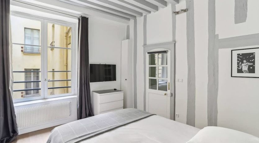 Photo of Paris Character