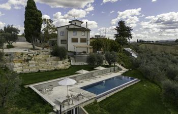 The Josephine Holiday Home