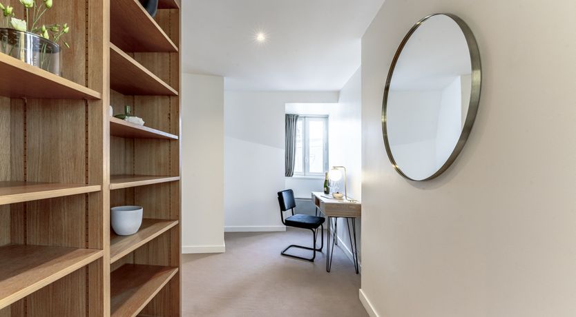 Photo of Elegant Perch