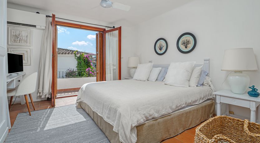 Photo of Azura Bliss