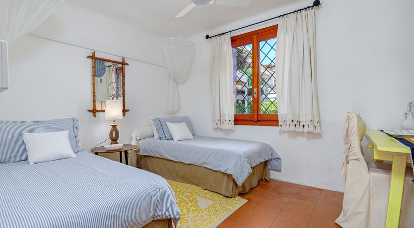 Photo of Azura Bliss